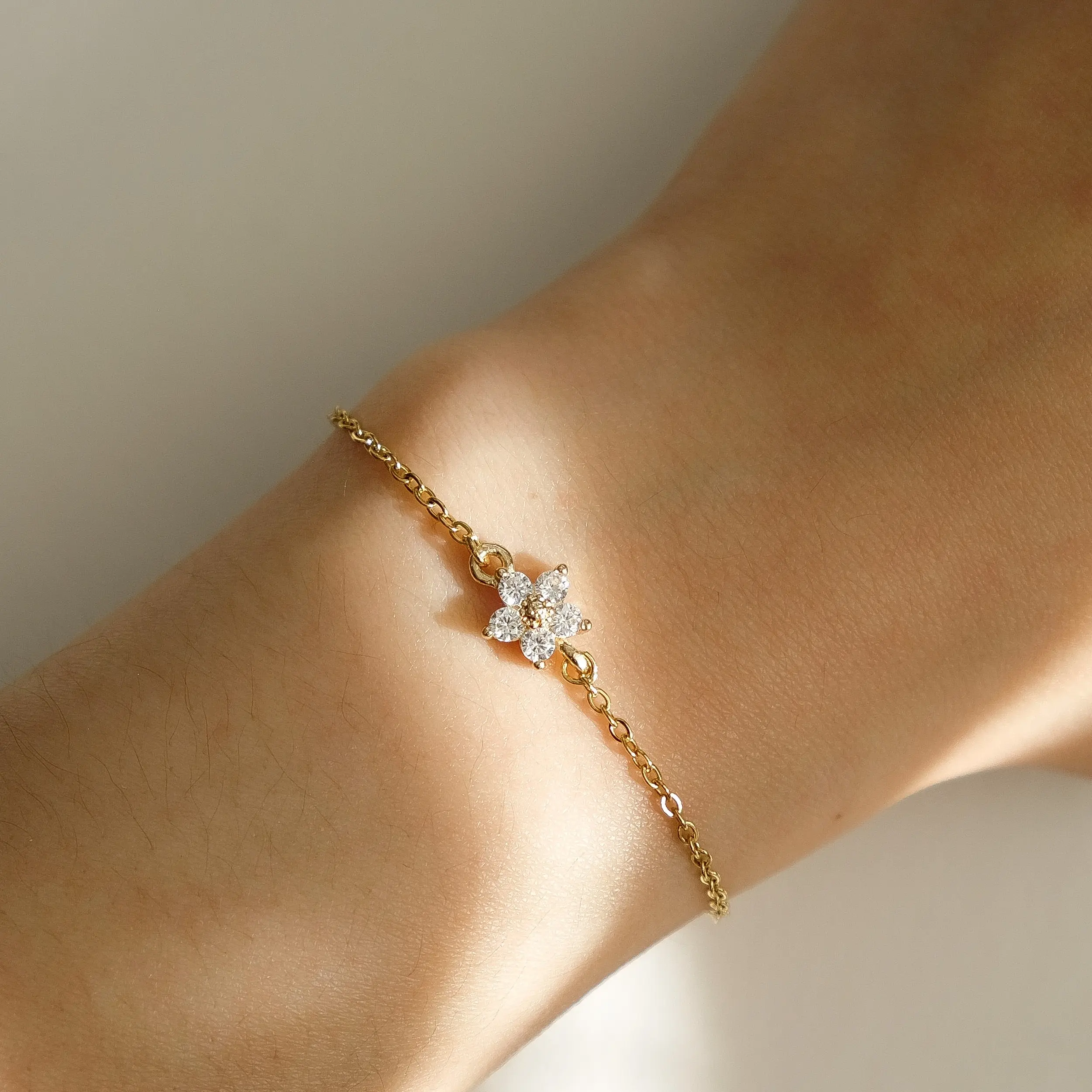 Daisy Zirconia Flower Dainty Chain Bracelet