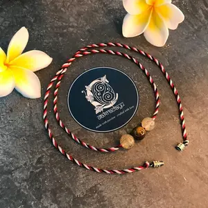 Kalung Tridatu Tiger Eye dengan 2pcs Rambut Sedana