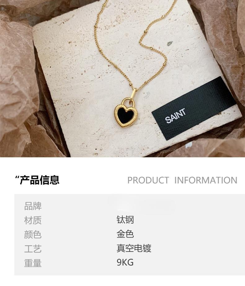 Product Introduction of Double-Sid Black Peach heart Necklace, Women's Niche Design Light Luxury Necklace, New Necklace, Accessories During Clavile Chainage 3