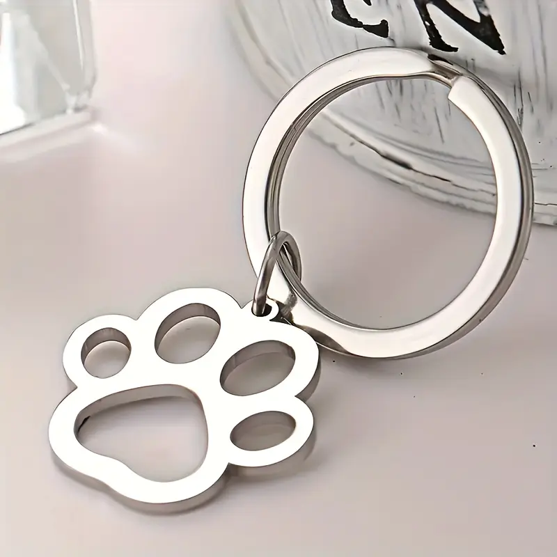 A Stainless Steel Dog Paw Print Keychain, Cartoon Dog Animal Footprint Pendant, Circular Keychain With Loop Closure, Women's Fashion Accessory, Ideal Choice For Valentine's Day Decoration 1
