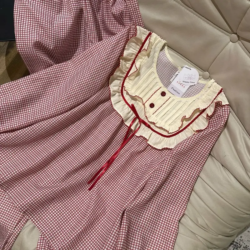 Bộ bánh bèo kẻ caro đỏ cute 1