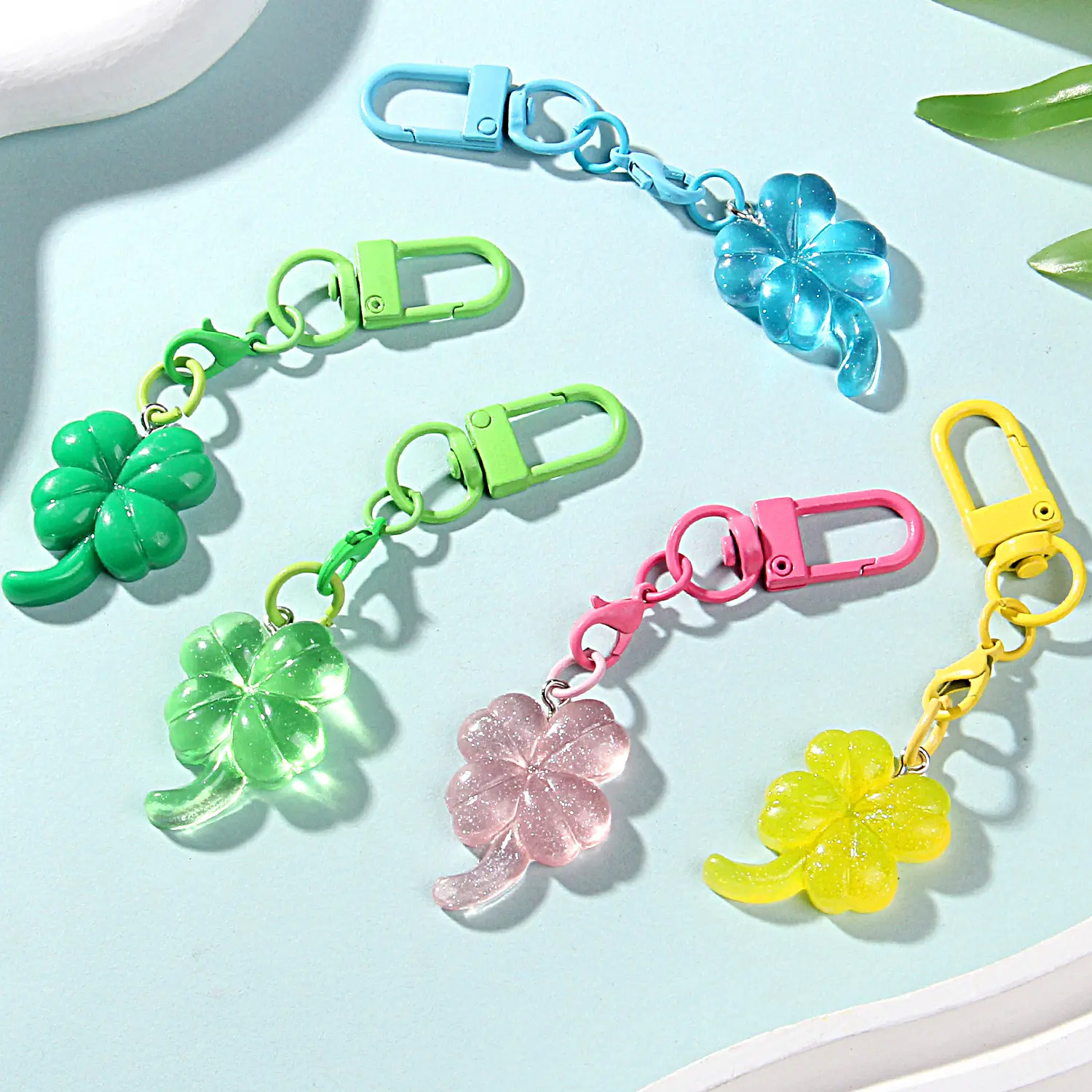 Sweet Colorful Four Leaf Clover Key Chain Color DIY Flower Keychains Pendant Student Girls Resin Bag Pendant Keyring Jewelry