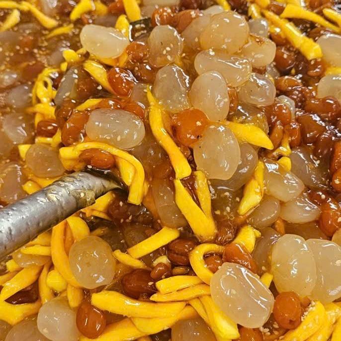 [Tặng quà] Combo 4 hủ 2,2kg - 2 loại mix vị (2 hủ me đác, 2 hủ me đác mít, 2 hủ me dừa nước, 2 hủ me dừa nước mít) vị Chua ngọt, mỗi hủ 550gr [ Tặng kèm] 1 bình đá 1,4 lít (màu ngẫu nhiên) và 2 túi đậu phộng 4