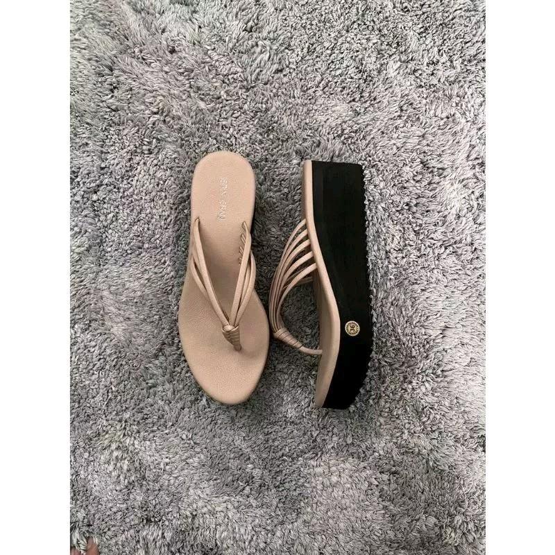 sandal wanita isrin isran taharie 2