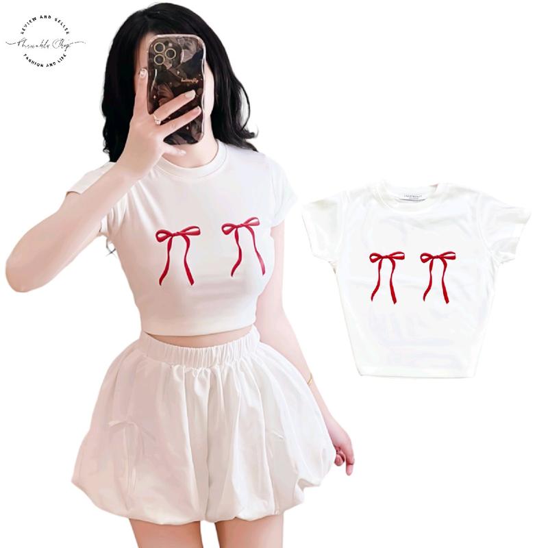 Áo Thun Croptop Borip Ôm Body Nữ Form Basic Cổ Tròn Tay Ngắn In Hình 2 Nơ MLS_AC04 Cute Women Sò Dáng Ngắn Dáng Ôm Sen Voi, Áo mặc Noel 2025, Áo mặc Tết 2025
