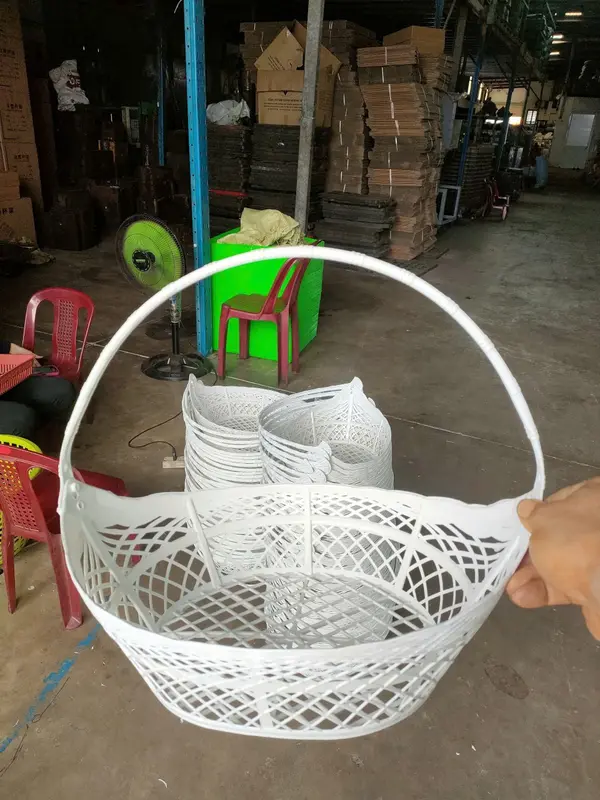 GIỎ ĐỰNG QUÀ 32x25, 37x25 1 giỏ dùng để đựng quà sang trọng 0