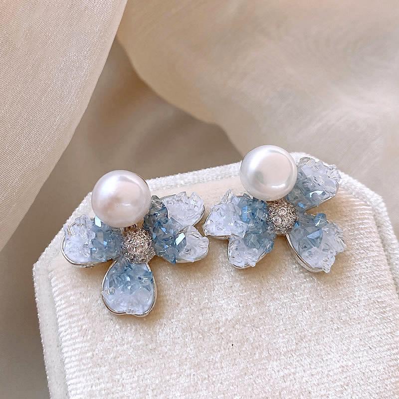 Product Introduction of Gradient Crystal Flower Earrings for Women - French Chic & Versatile Design, Lightweight & Elegant, Perfect Gift for Thai Festivals, Ideal for Fashion-Forward Women 29
