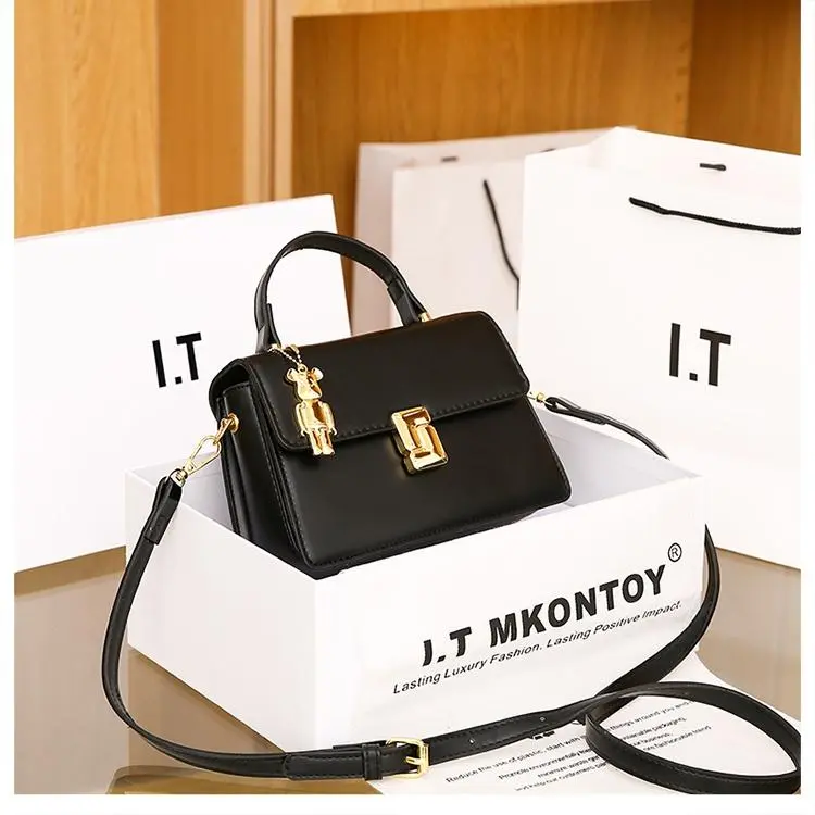 Tas Premium I.T Selempang Wanita IT-38028  (Free Paperbag )