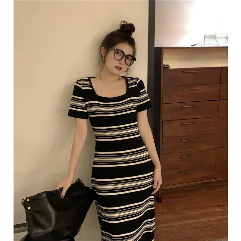 YIIKO Midi Dress Rajut Gaun Panjang Wanita Korean Casual Style Bergaris 3