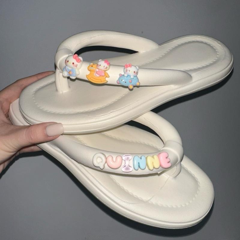 Dép xỏ ngón nữ đính TÊN theo yêu cầu, cao 3cm, chất liệu EVA, chống trơn, chống nước, đi biển, đi mưa, tặng kèm charm hình