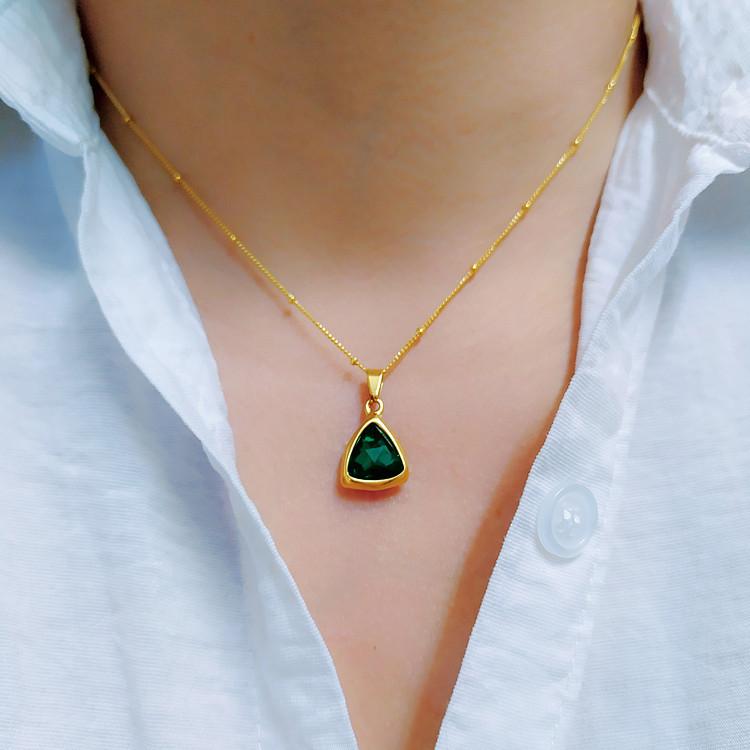 Vintage light luxury jade dark green titanium necklace non-fading collarbone chain for women showing white skin 0