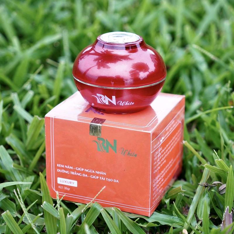 Kem face bn white