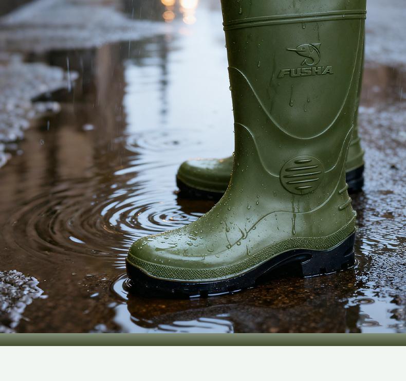 Sepatu bot pria model baru, sol tebal anti slip, desain mid-calf, tahan air dan banjir, sepatu kerja karet, cocok dipakai saat musim hujan