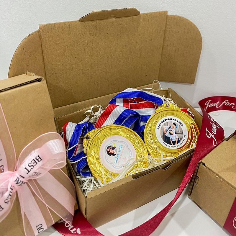 [TẶNG HỘP GÓI]_ HUY CHƯƠNG TÌNH YÊU in ảnh theo yêu cầu, tặng bạn trai/bạn gái/người yêu ngày kỷ niệm, sinh nhật 3