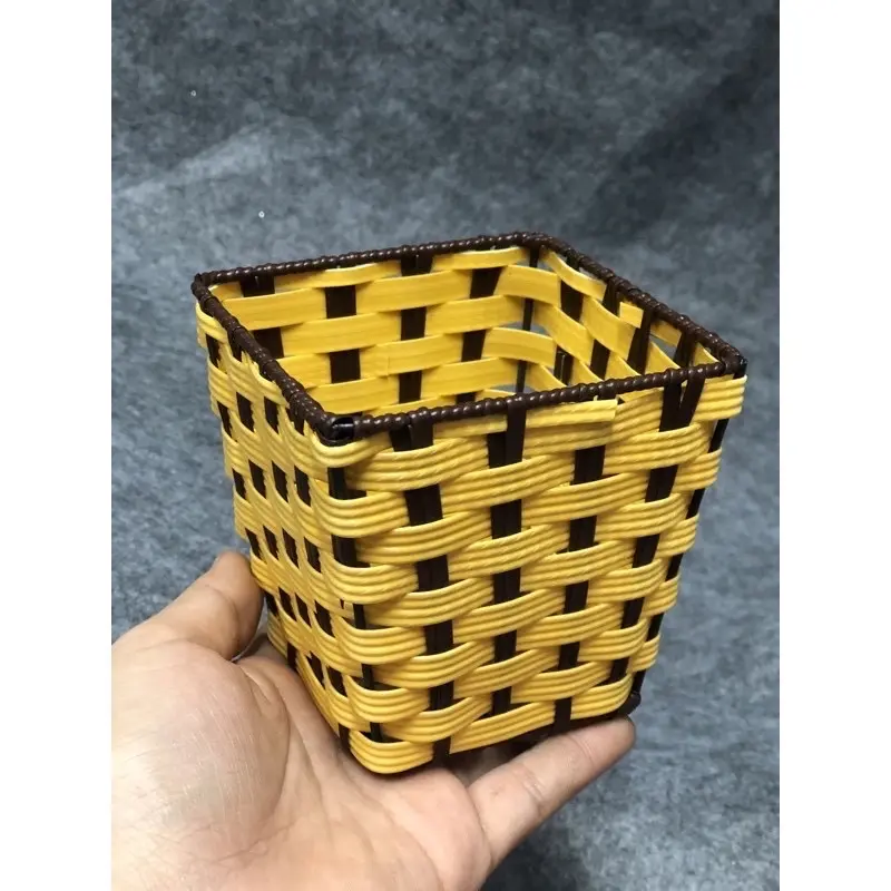 giỏ cắm hoa khung sắt nan nhựa giả mây 10*10cm 8