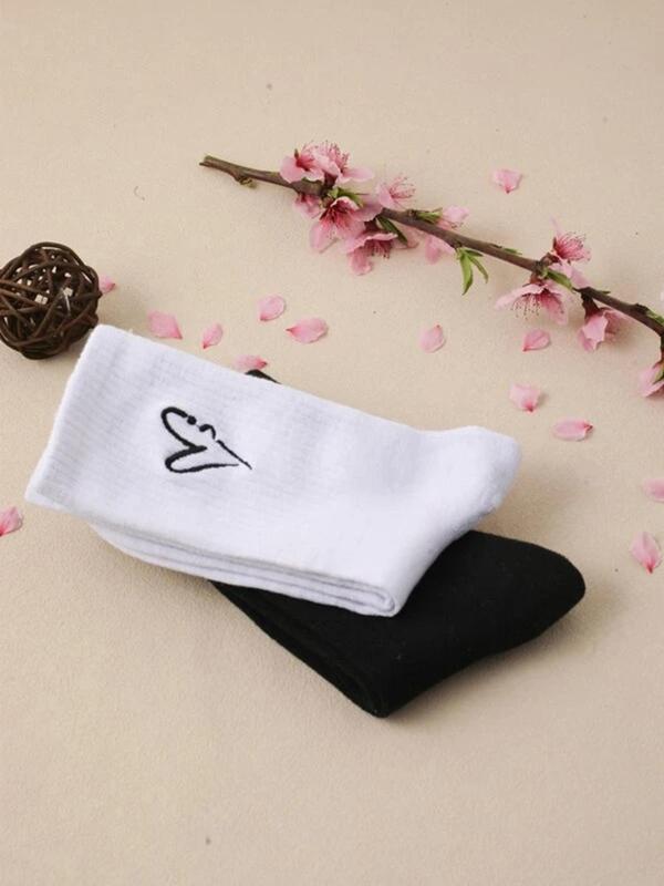 Women's Heart Print Crew Socks, Elegance Cozy Mid-calf Socks, Mid Tube Knit Socks, Lady's Socks & Hosiery for All Seasons, Comfort Basic Minimalist Womenswear 3