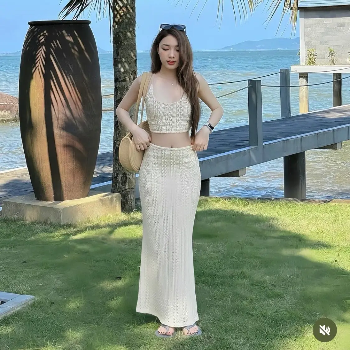 Hion Store - Set áo crop nude ren đan lưng + chân váy nude dài đi biển