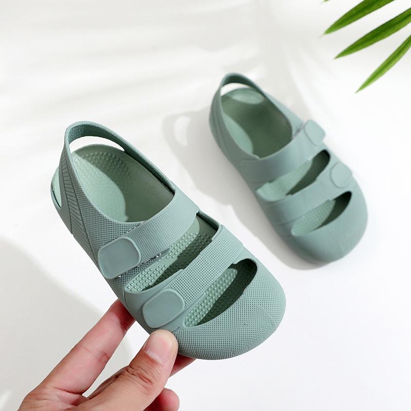 Product Introduction of 24-Year New Children's Closed Toe Soft Plastic Velcro Men's and Women's Baby Water-Stepping Sand Shoes Hole Shoes 11