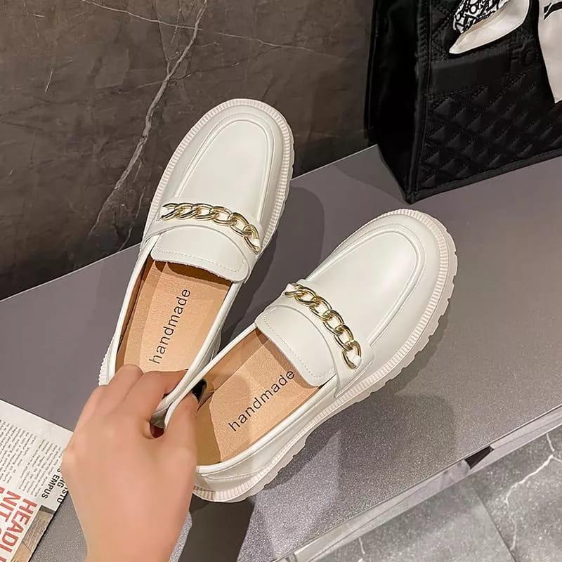 FMS- Sepatu Wanita Loafers Rantai Besi ''CLAUDIA'' Black And White Glosy PREMIUM B277 2