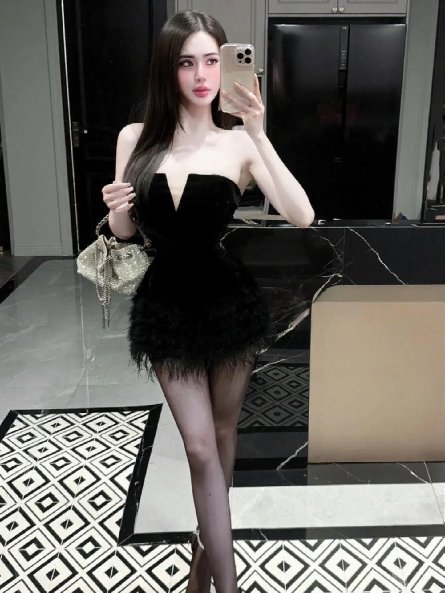 Đầm cúp nhung phối lông vũ 2 lớp kèm mút đệm ngực tiểu thư sang chảnh mặc nhiều dịp