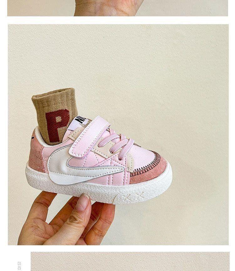 Product Introduction of 2024 Spring and Autumn New Children's Sneakers Breathable Boys and Girls White Shoes Medium and Big Children Casual Soft Bottom Baby Cortez 9
