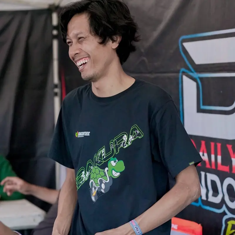 Kaos Racing Pria Racertees Abakura Racing #15 Hitam 4