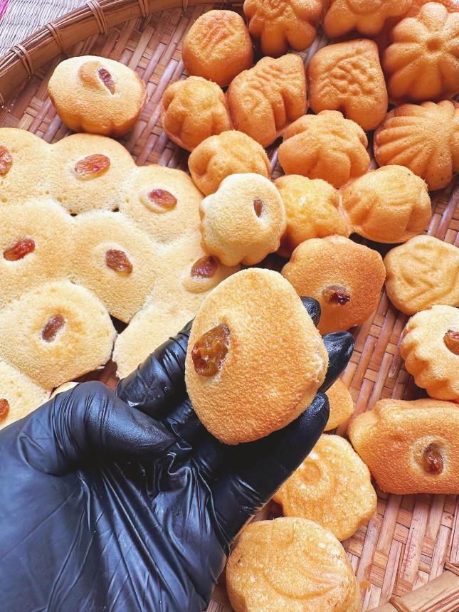 Product Introduction of 50 Bánh bông lan Nho( nướng than truyền thống mềm xốp Ăn Vặt) 1