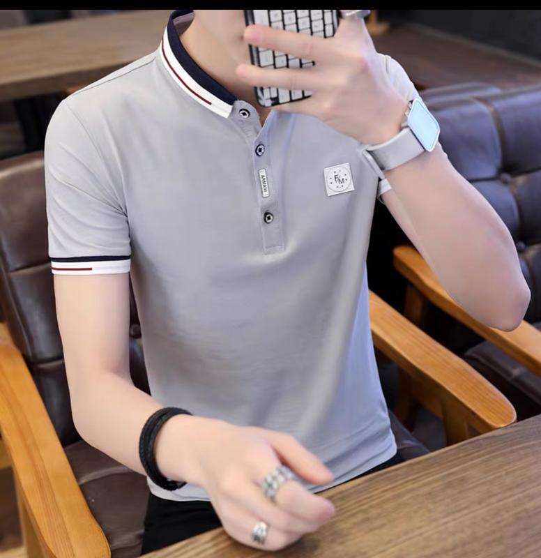 ÁO THUN NAM VẢI ĐẸP CO GIÃN TỐT PHỐI LOGO FA CỔ TRỤ TAY NGẮN SANG TRỌNG LỊCH LÃM POLO MEN Màu đen Màu trắng Cotton Trơn Menswear Polo Top Cộc Tay Shirt Có Cổ Ngắn Tay Z2 Jean polo trungnien