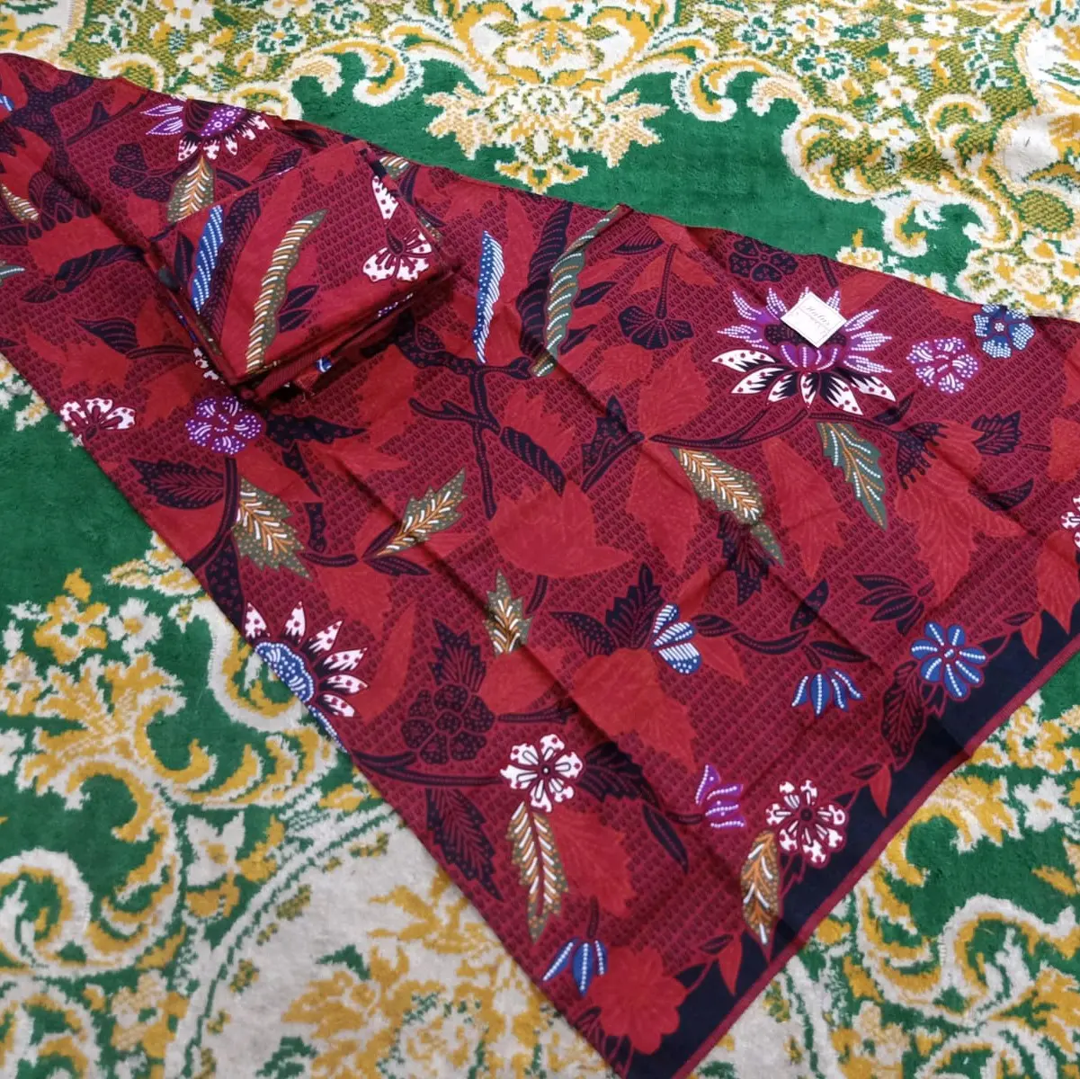 Sleyer segitiga sakera/udeng segitiga khas madura(merah cerah)