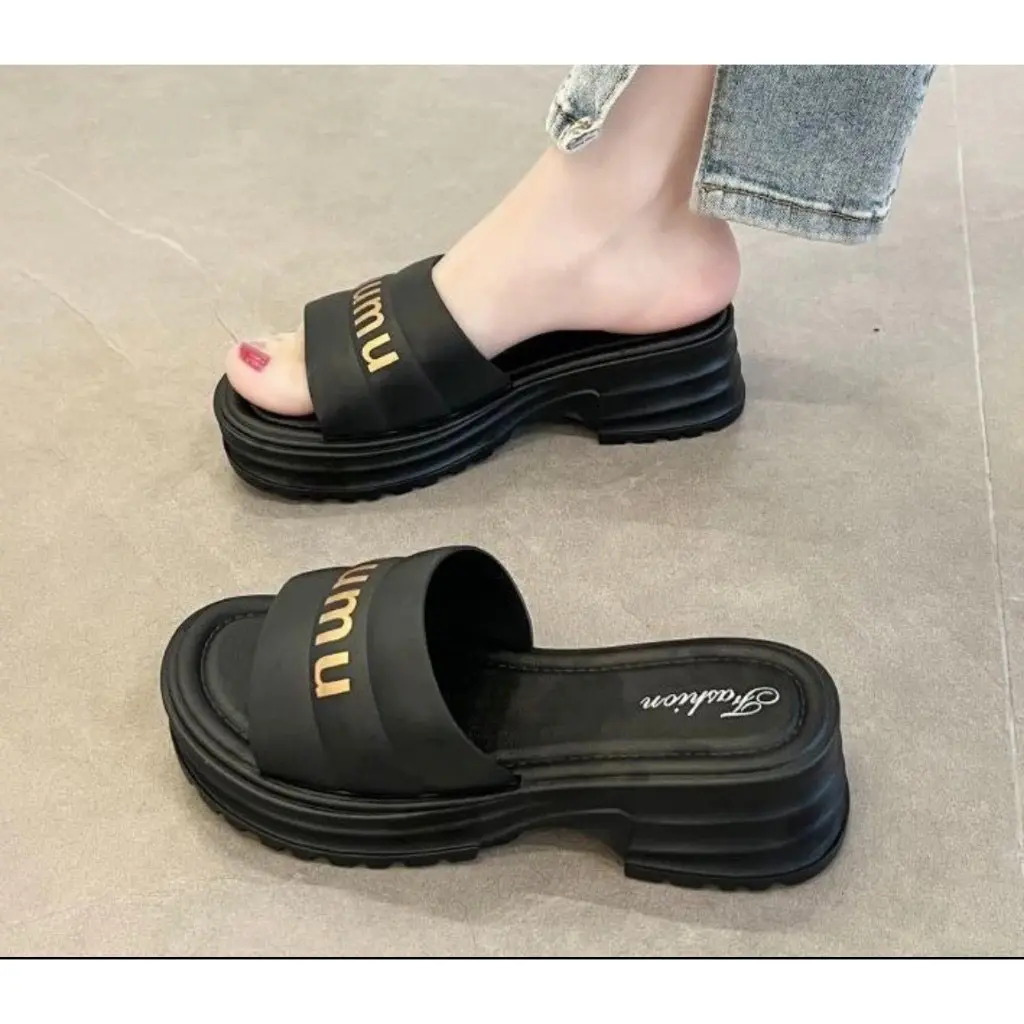 Dép nữ đế cao 5cm in chữ Mu  lên chân sang chảnh Shoes DéP Nhung Jean GiàY