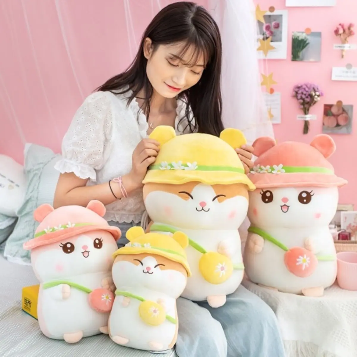 Boneka Hamster Hewan Lucu Pakai Topi dan Tas Ukuran 30 cm Bahan Yelvo Beraneka Warna