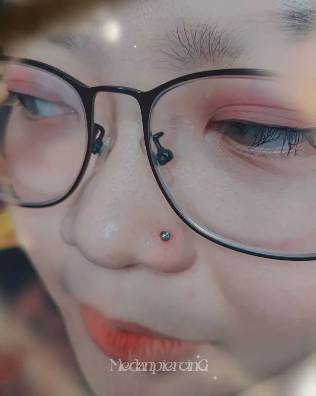 Anting Nostril Piercing (Tindik Hidung) Standart Elegan Varian Warna 1