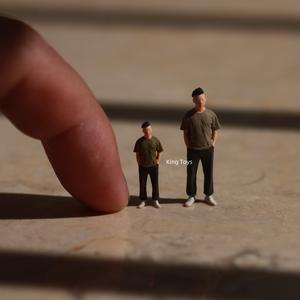 Mô Hình Tượng Nhỏ Đồ Chơi Vua, Tỷ Lệ 1 / 64, 1 / 87 Và 1 / 43, Làm Bằng Resin, Áo Phông Cho Bé Trai, Thích Hợp Cho Các Diecast Và Mô Hình Cảnh, Bộ Sưu Tập Thu Nhỏ