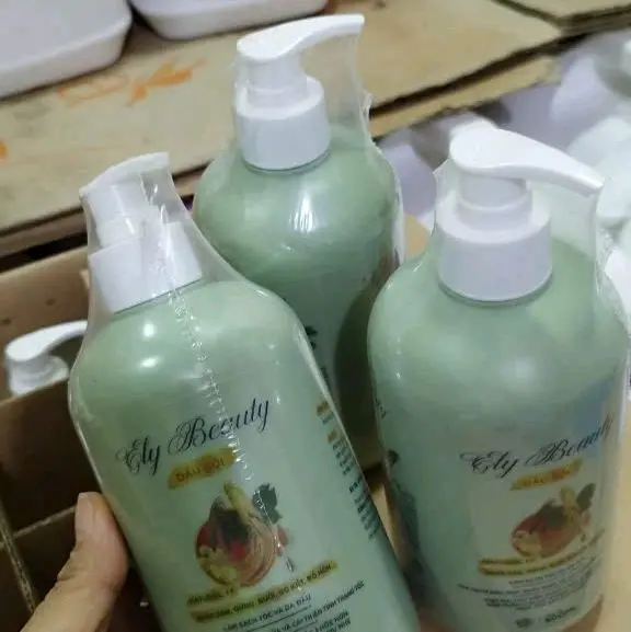 Dầu gội Ely Beauty làm sạch gàu , giúp ngăn ngừa và cải thiện tình trạng tóc cho mái tóc mềm mượt, chắc khỏe hơn.góp phần lưu hương thơm dịu nhẹ trên tóc. 1