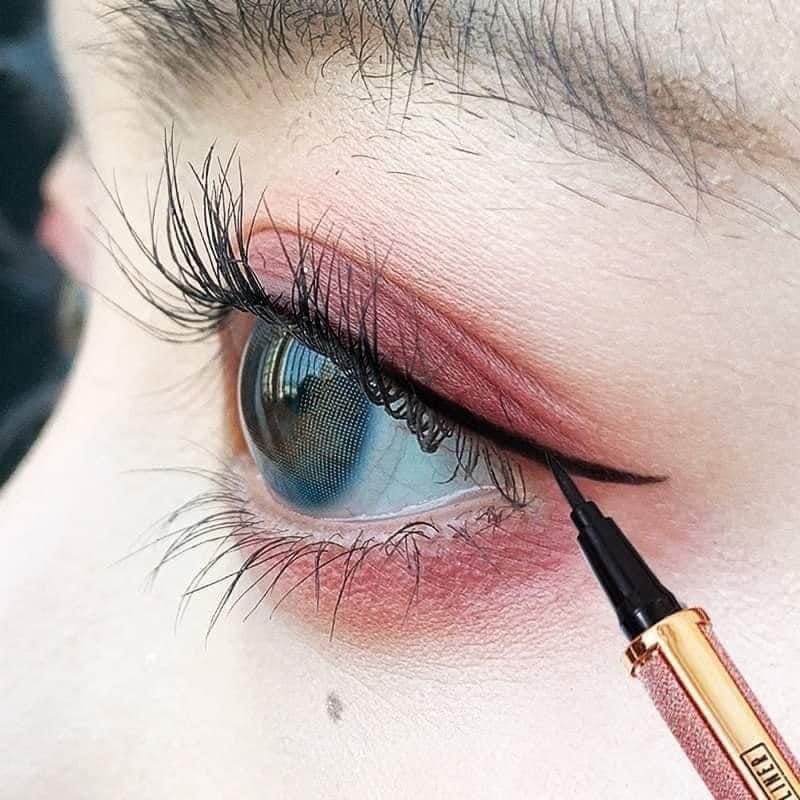  Kẻ mắt nước kim tuyến cool black 