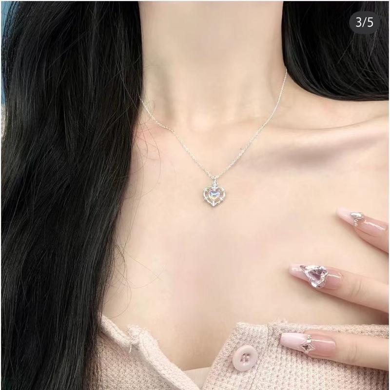 Product Introduction of Vòng Cổ Mặt Dây Chuyền Hình Bướm, Thời Trang Hàn Quốc, Tinh Tế Và Ngọt Ngào, Cao Cấp, Đầy Màu Sắc, Dành Cho Phụ Nữ, Đồ Trang Sức Chain Jewelry day  chuyen dây  chuyền 4