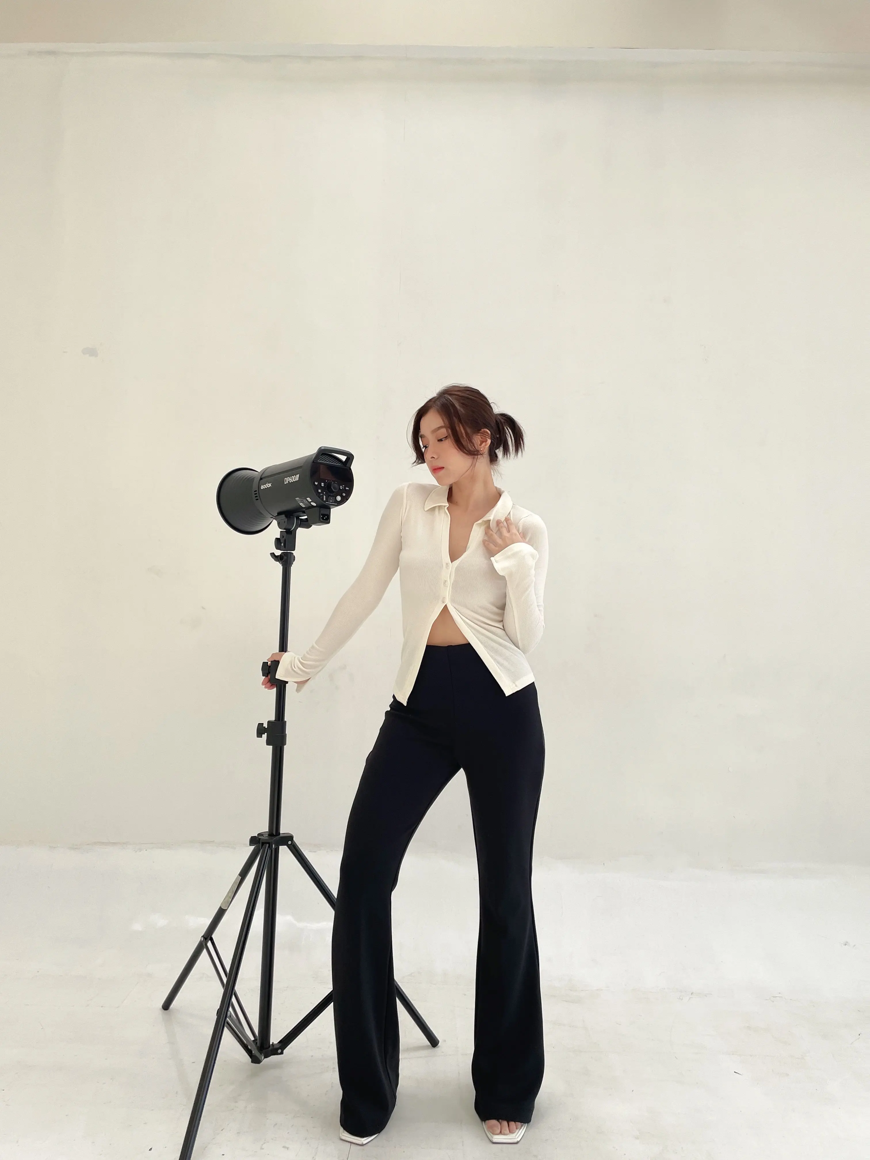 Atasan Basic Wanita - Karina Button Long sleeve