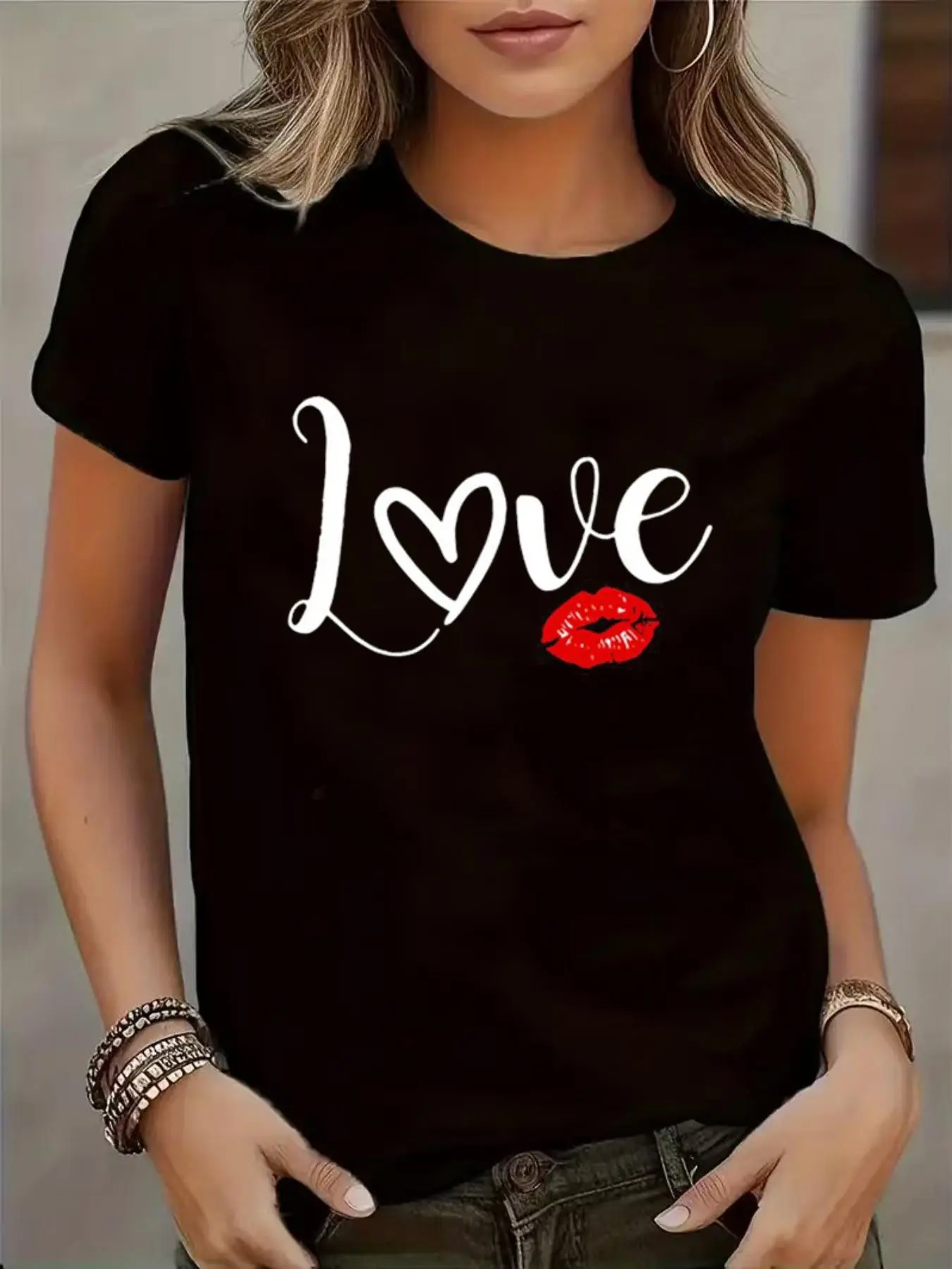 Women's Cartoon Lip Print Round Neck Tee, Fashion Casual Crew Neck T-Shirt for Daily Holiday Vacation Outdoor Wear, Ladies Clothes for All Seasons