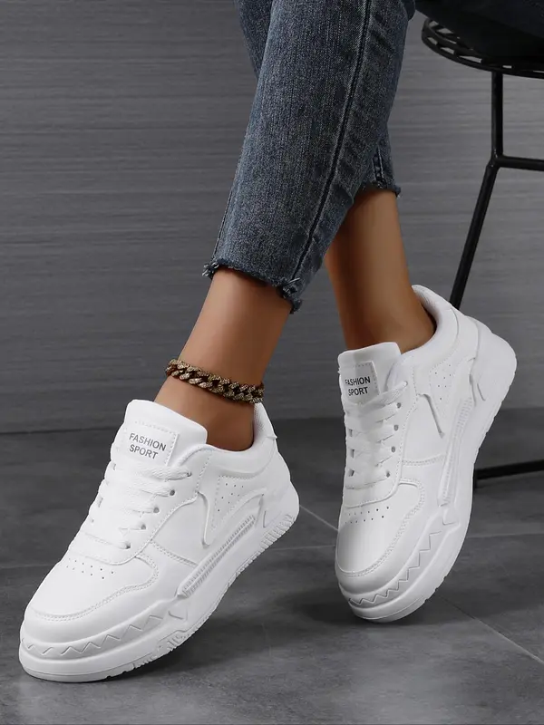 Women's Sporty Lace Up Low Top Chunky Sneakers, Casual Comfortable Breathable Running Shoes, Fashionable Sneakers for Daily Wear, Closed 0