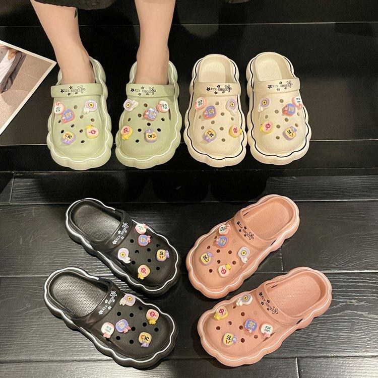 Product Introduction of Hole Shoes Eva Women's Platform plus Height Increasing Summer Outer Wear Closed Toe Non-Slip Deodorant Cartoon New Cool Beach 16