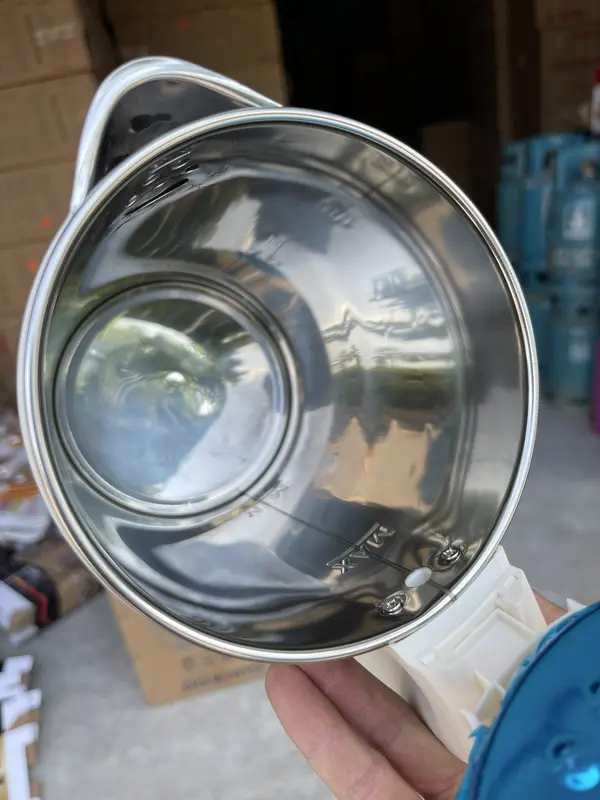 Ấm đun nước siêu tốc Gugkoo ST28  , Dung Tích 2 Lít , Thiết kế 2 lớp chống bỏng , lõi inox 304  , tự động ngắt khi sôi . 4