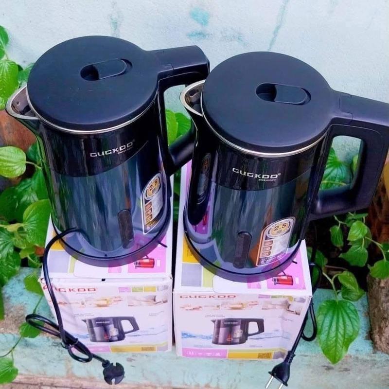 Ấm Siêu Tốc CU/C.KOO GD 2.5L️ #125k/c E về nhé khách ơi- hàng thương hiệu giá siêu bình dân  ẤM SIÊU SIÊU BỀN   Dung tích 2,5 lít quá to luôn ạ.   Ấm 2 lớp cách nhiệt. , kiểu dáng, màu sắc cũng đẹp ko tì vết luôn ạ! 3