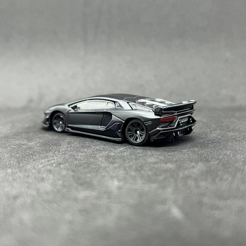 Product Introduction of Bộ sưu tập đồ chơi ô tô mô phỏng, Lamborghini SVJ Black Warrior, Tỷ lệ 1: 64 được ủy quyền chính thức, Được làm bằng hợp kim, Thích hợp cho bé trai, Ý tưởng quà tặng tuyệt vời 4