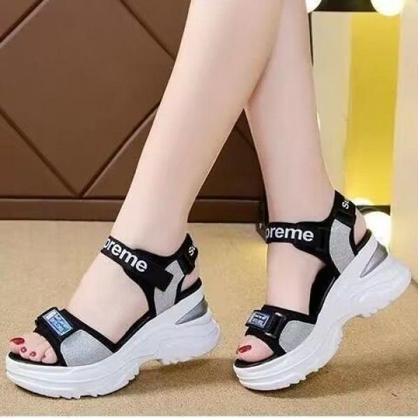 Dép Thể Thao, Da Mềm, Dành Cho Nữ, Kiểu Đế Xuồng Đế Khóa Dán, Tăng Chiều Cao, Thích Hợp Đi Biển, Mùa Hè 2024 8