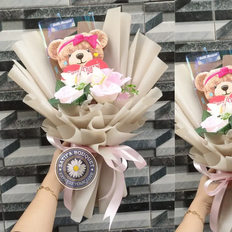 Bouquet Coklat Silverqueen Valentine Gift | Bucket Hadiah Valentine Bunga | Buket Hadiah Ulang Tahun Graduation | Hadiah Kado Pacar Bucin Valentine Trend Love Santai 3