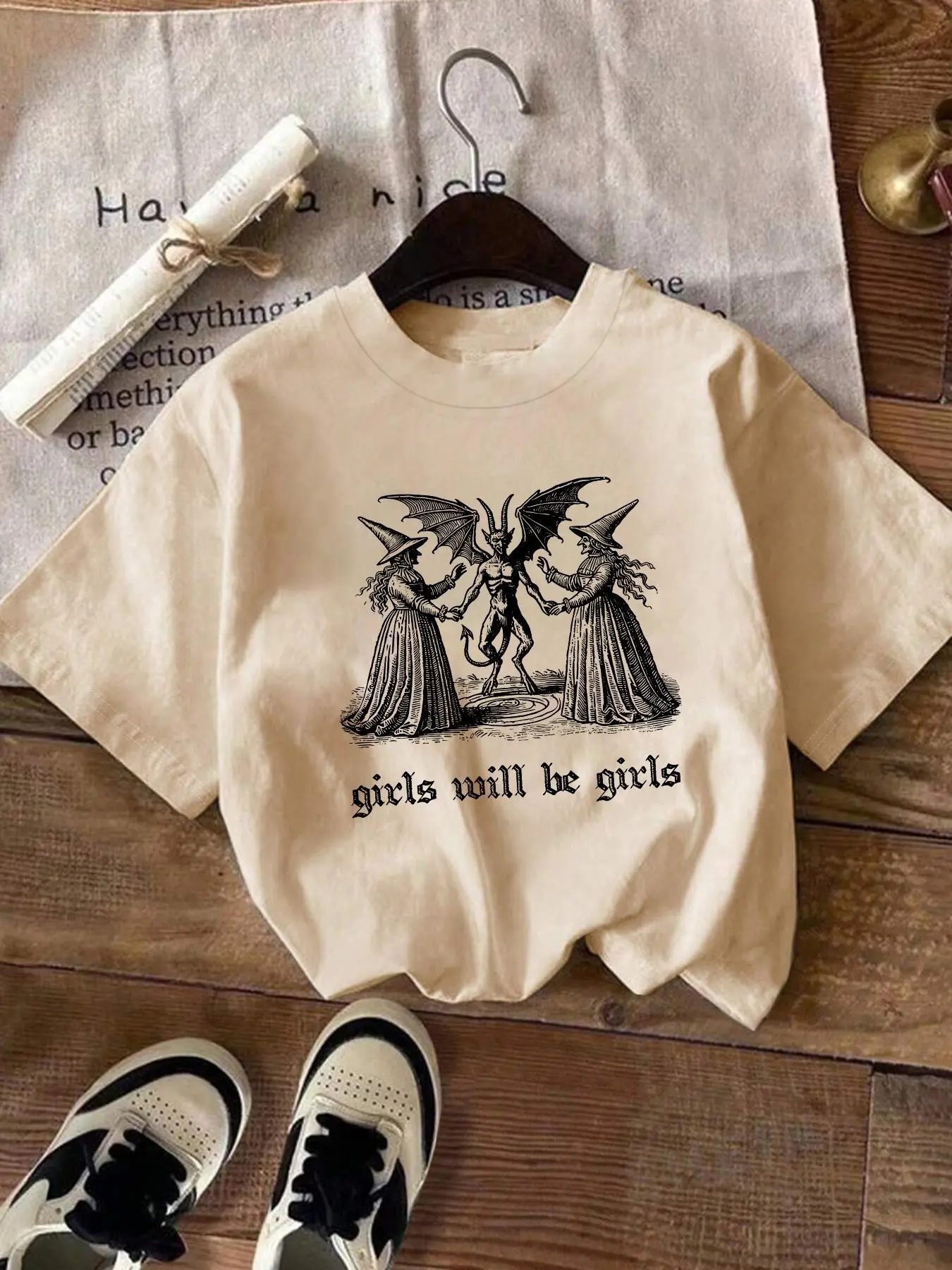 Women's Cartoon & Letter Print Round Neck Tee, Fashion Casual Fashion Crew Neck T-Shirt for for Daily Wear, Ladies Clothes for Holiday Outdoor Wear