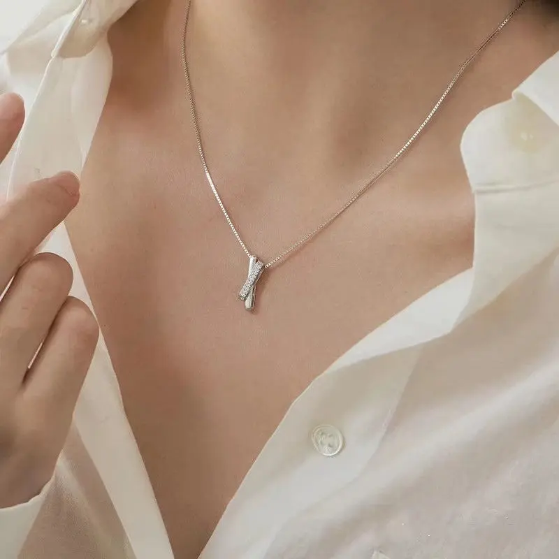[cross necklace girl]Double Ring Cross Geometric Necklace for Women Light Luxury Minority Design Sense Temperament Clavicle Chain Girlfriends' Gift Girlfriend Birthday Present