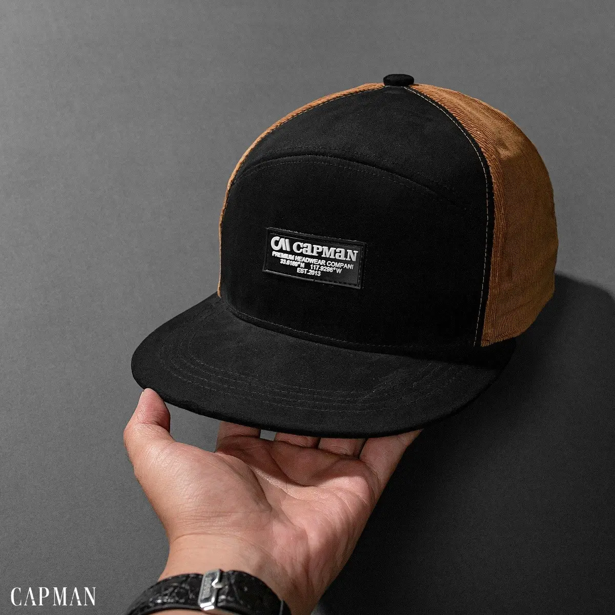 Nón trucker CA CHAPMAN đen phối lưới vàng đồng