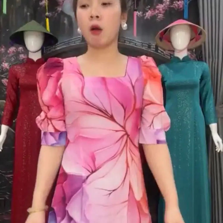 ẤO DÀI CỔ VUÔNG TAY BỒNG HOA TÍM Thông thường Cổ thuyền Cổ thuyền Cổ thuyền