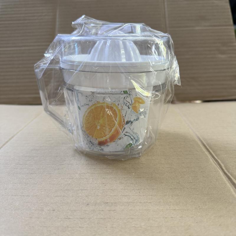 Vắt cam nhựa - Dụng cụ vắt cam trong suốt Việt Nhật có lưới lọc, nắp đậy kèm ca đong định mức